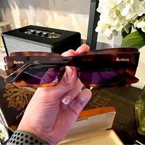 NEW Illesteva Wilson Sunglasses